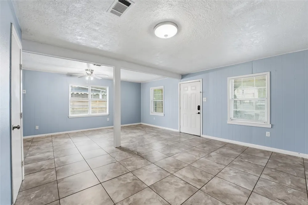 6526 Lindenn Street Houston, TX 77087