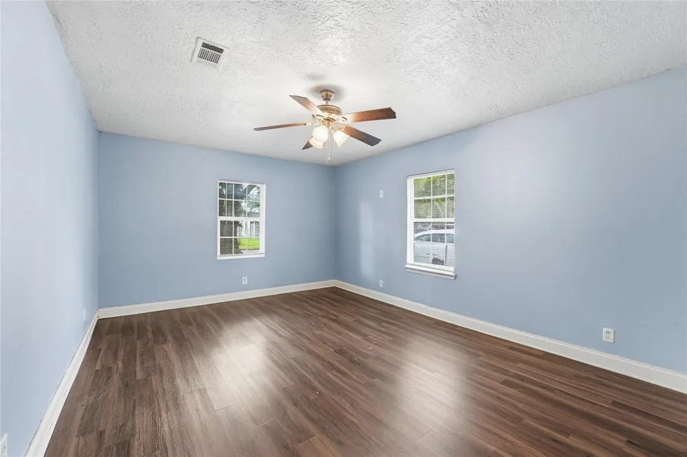 6526 Lindenn Street Houston, TX 77087