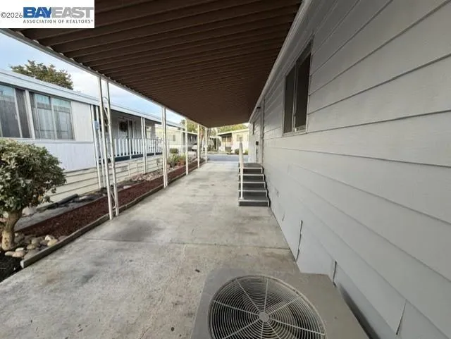 29433 New Hampshire Way Hayward, CA 94544