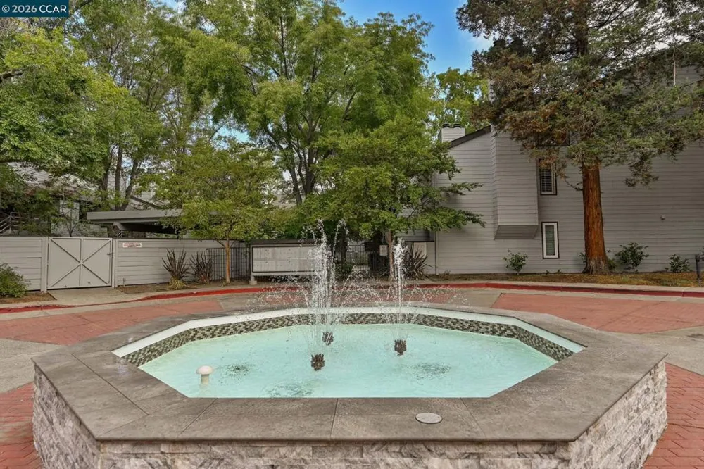 3193 Wayside Plz #25 Walnut Creek, CA 94597