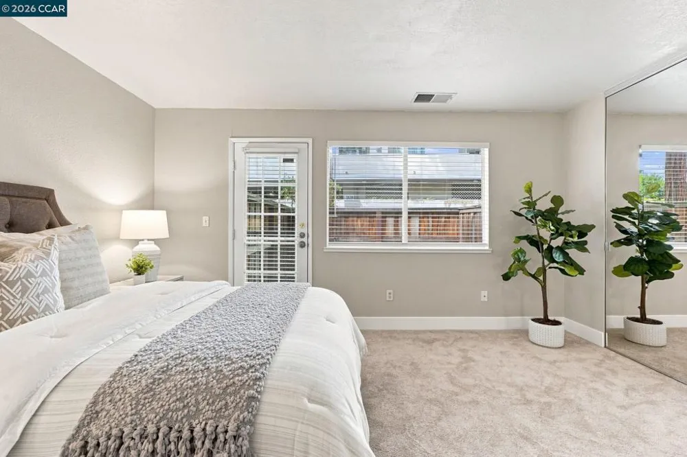 3193 Wayside Plz #25 Walnut Creek, CA 94597