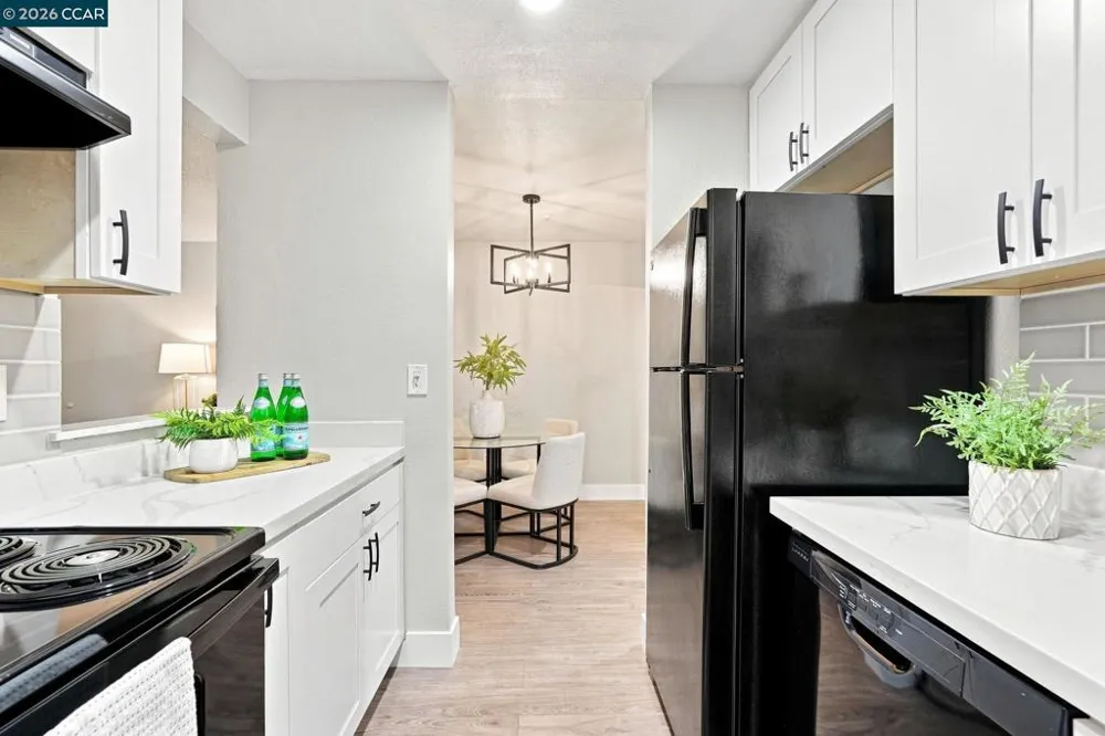3193 Wayside Plz #25 Walnut Creek, CA 94597