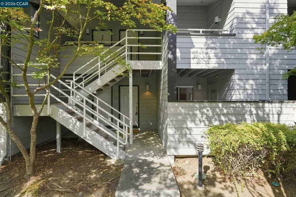 3193 Wayside Plz #25 Walnut Creek, CA 94597