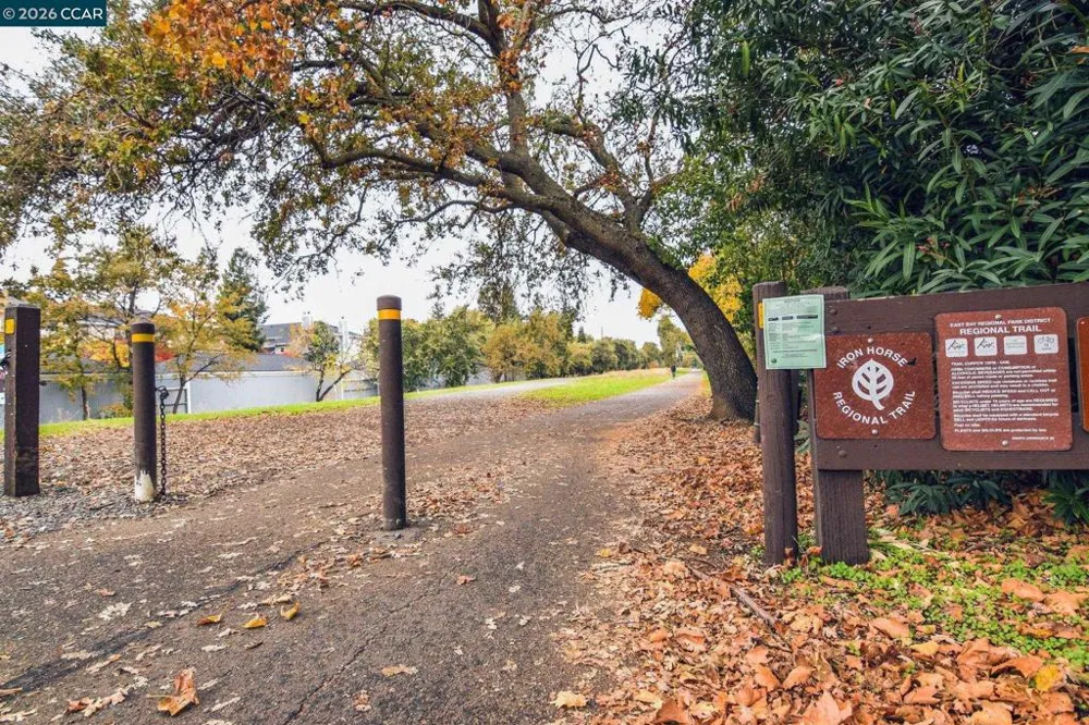 3193 Wayside Plz #25 Walnut Creek, CA 94597
