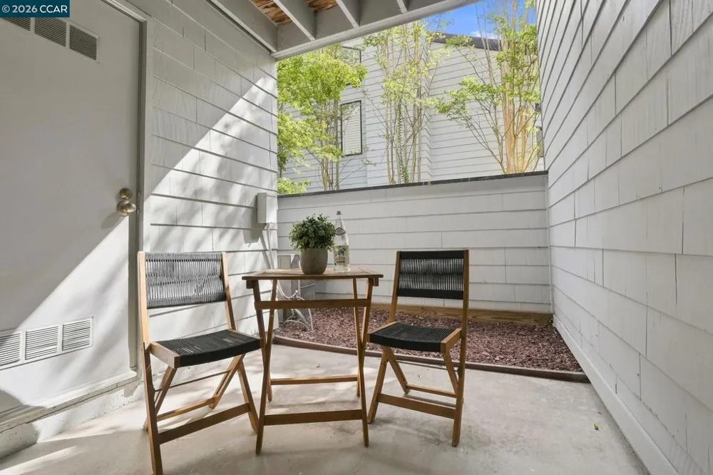 3193 Wayside Plz #25 Walnut Creek, CA 94597