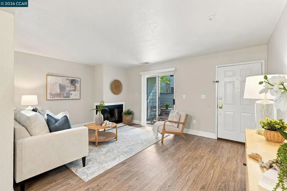 3193 Wayside Plz #25 Walnut Creek, CA 94597