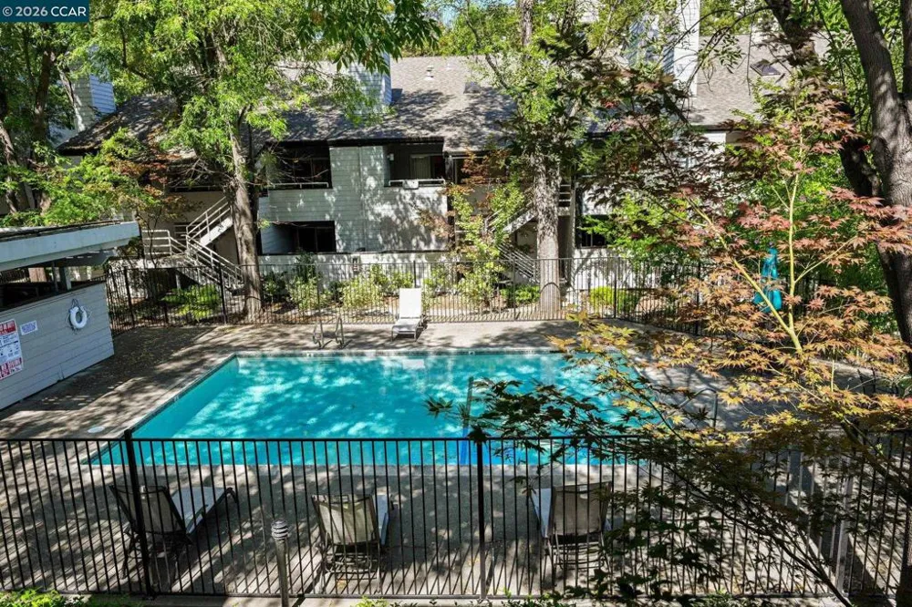 3193 Wayside Plz #25 Walnut Creek, CA 94597
