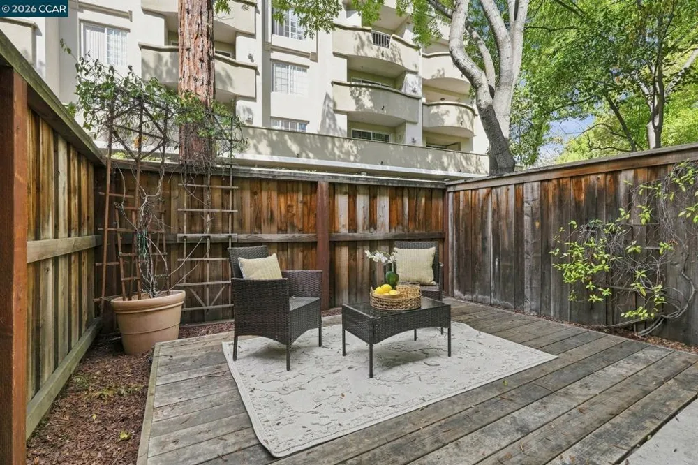 3193 Wayside Plz #25 Walnut Creek, CA 94597