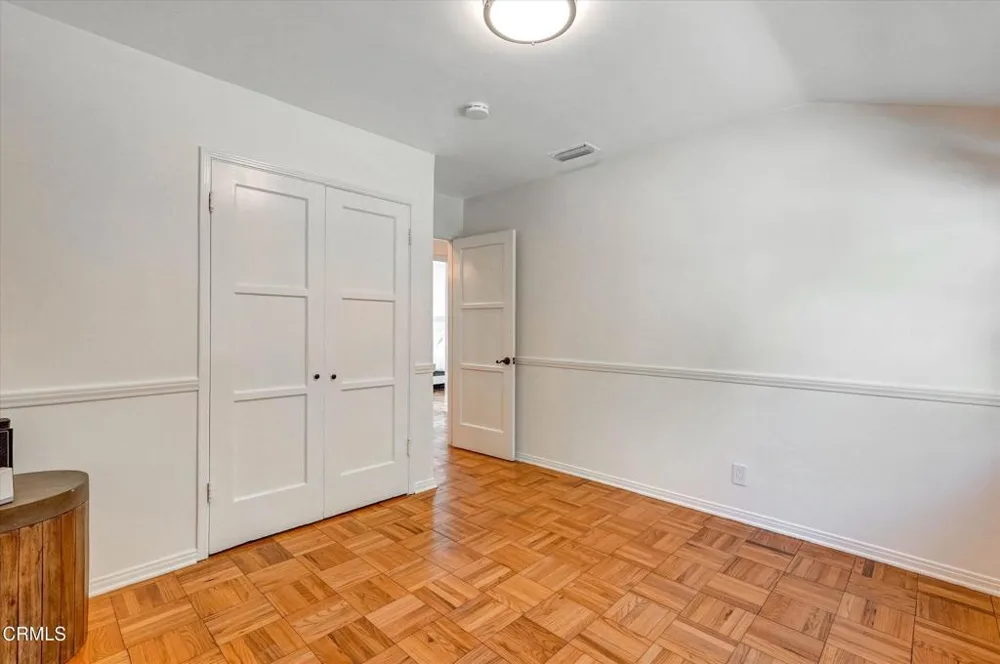 17437 Arminta Street Northridge, CA 91325