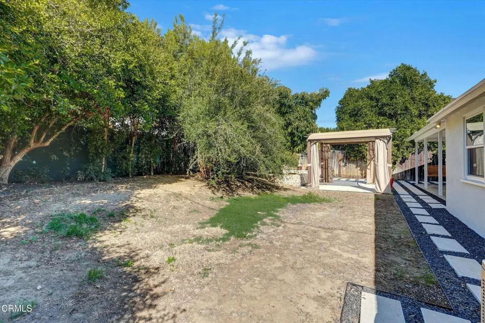 17437 Arminta Street Northridge, CA 91325