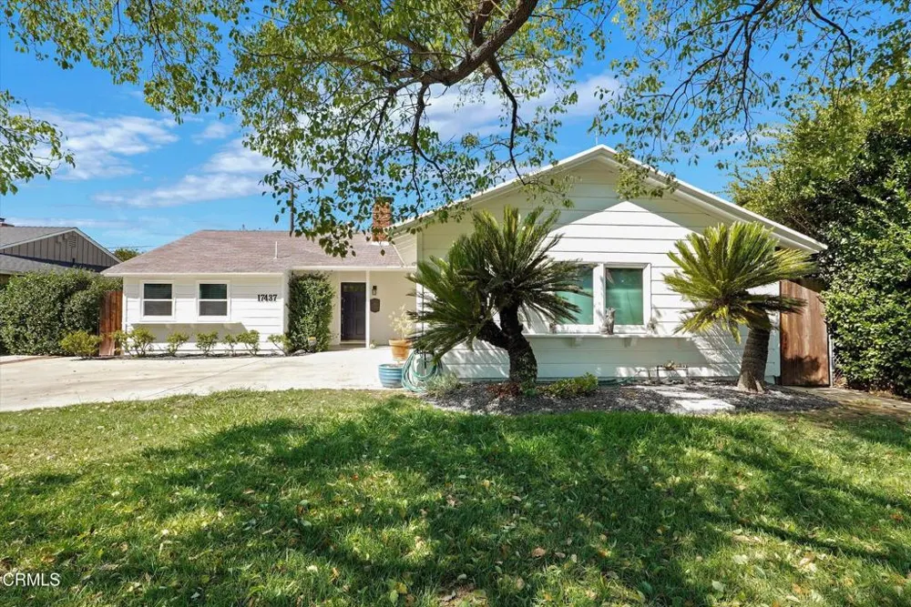 17437 Arminta Street Northridge, CA 91325