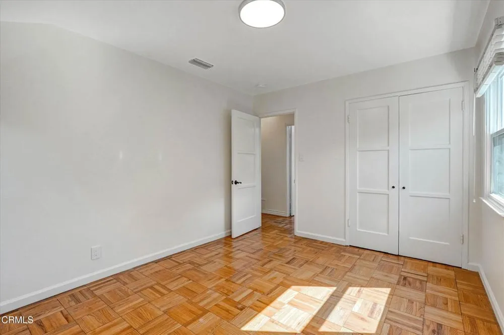 17437 Arminta Street Northridge, CA 91325