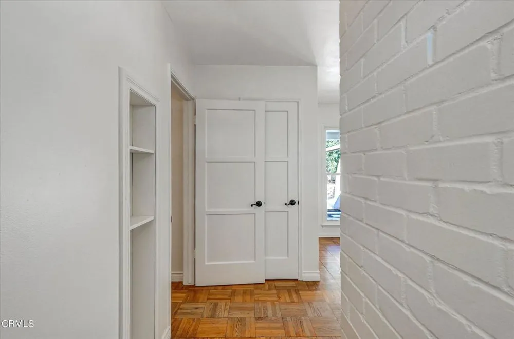 17437 Arminta Street Northridge, CA 91325