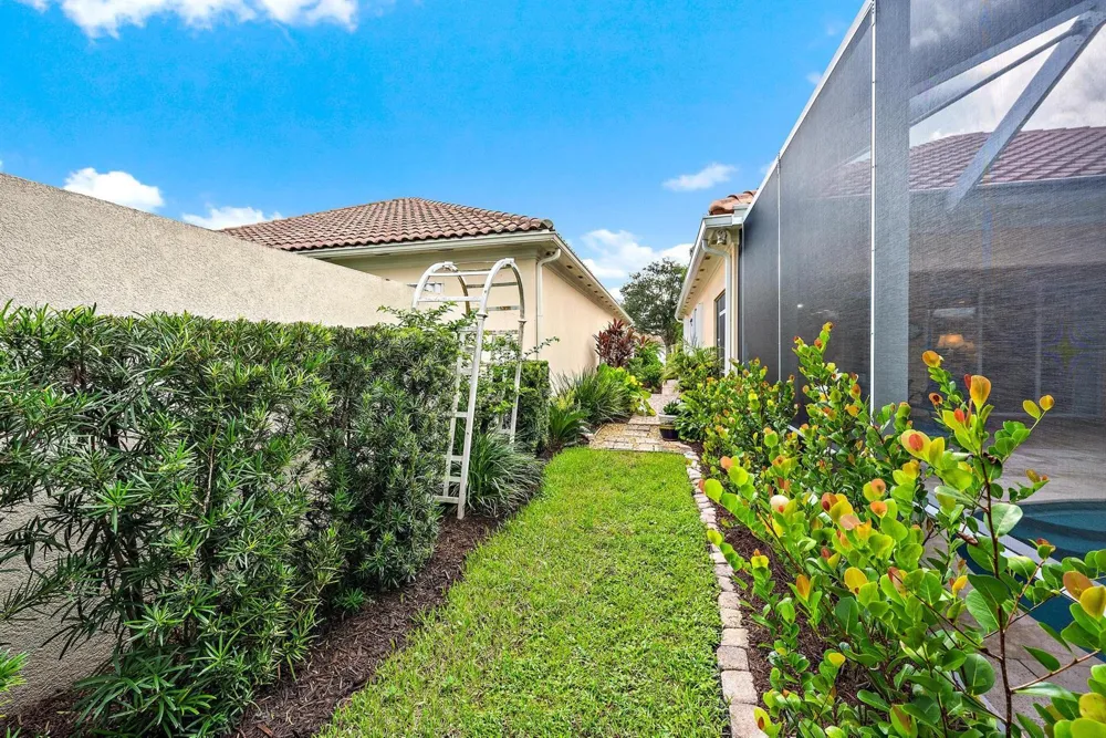 9032 SE Eldorado Way Hobe Sound, FL 33455