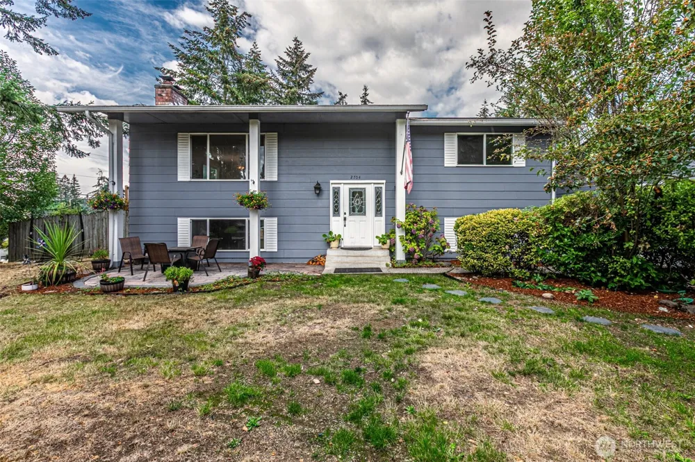 2704 180th Avenue E Lake Tapps, WA 98391