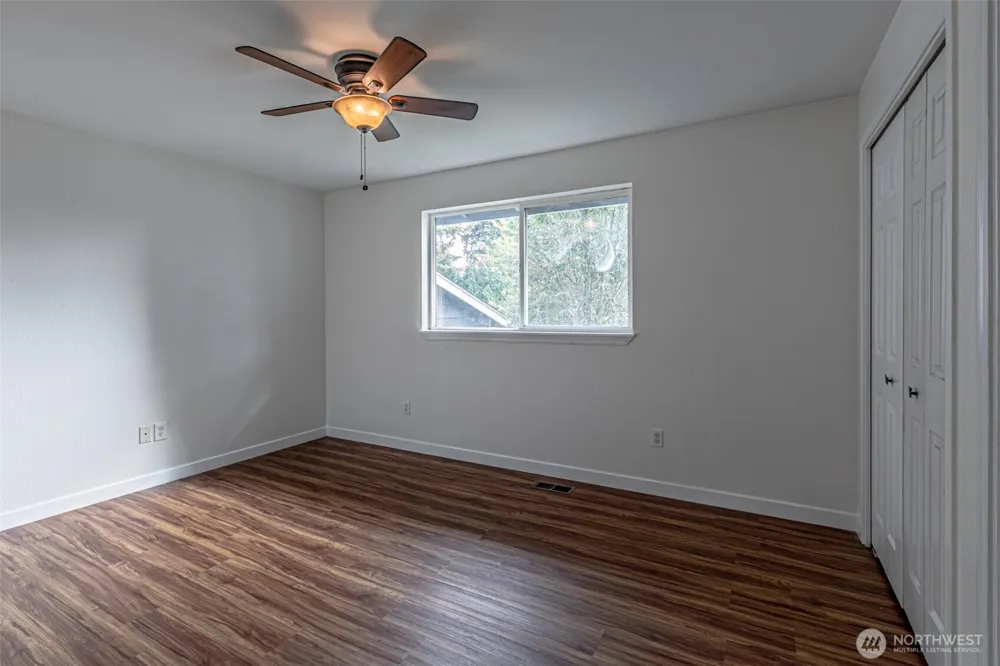 2704 180th Avenue E Lake Tapps, WA 98391