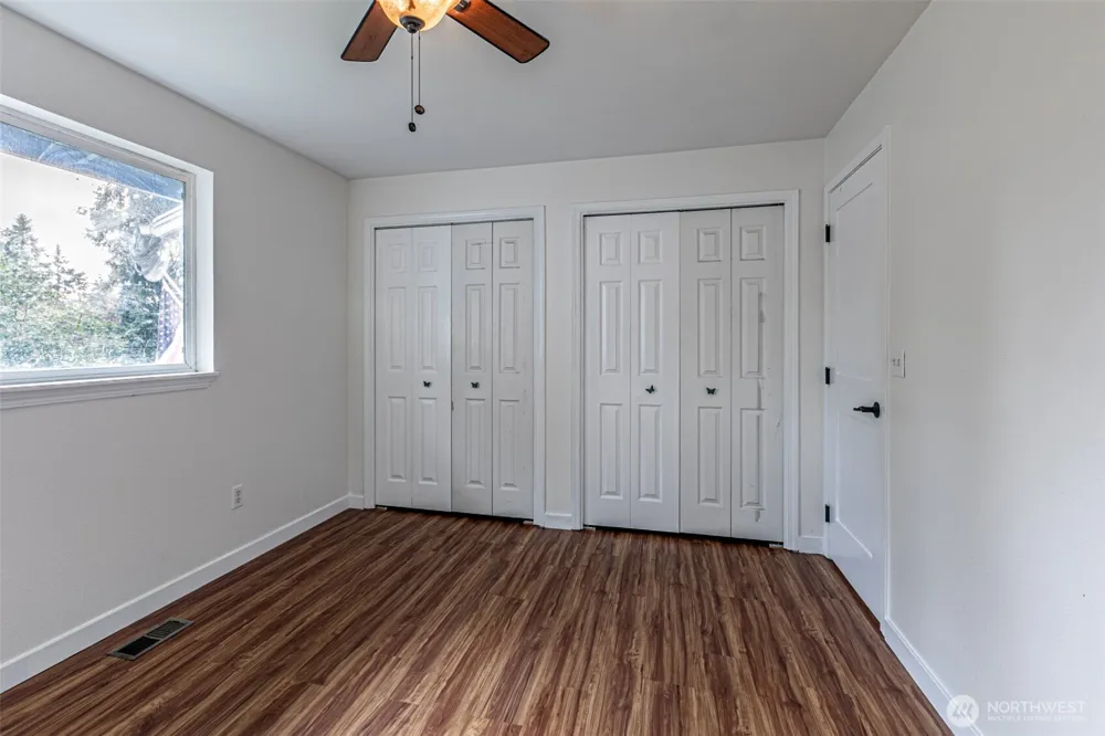 2704 180th Avenue E Lake Tapps, WA 98391