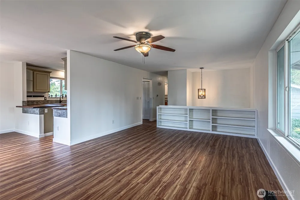 2704 180th Avenue E Lake Tapps, WA 98391