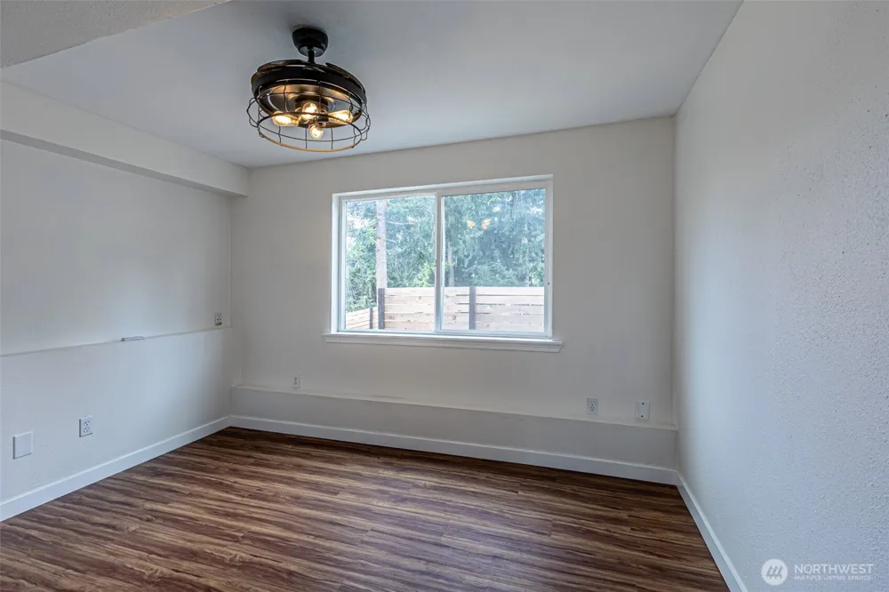 2704 180th Avenue E Lake Tapps, WA 98391