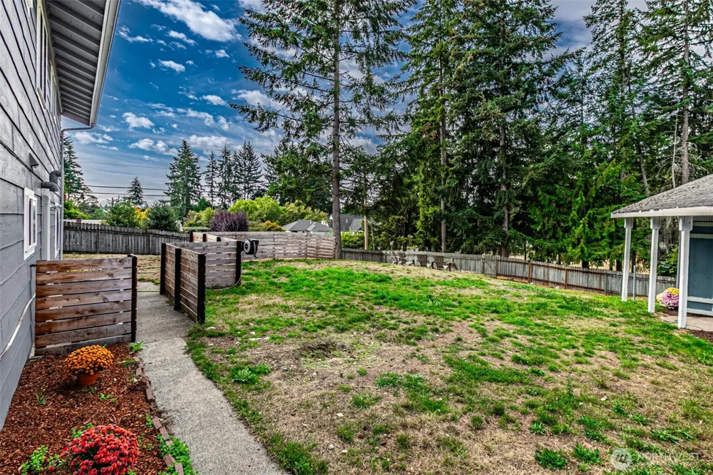 2704 180th Avenue E Lake Tapps, WA 98391