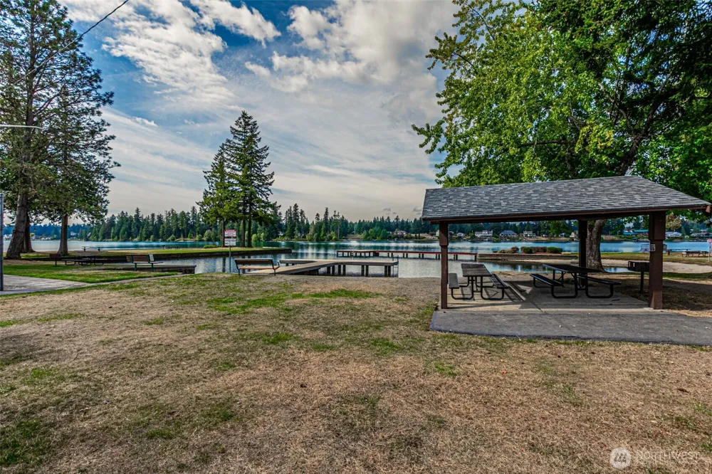 2704 180th Avenue E Lake Tapps, WA 98391