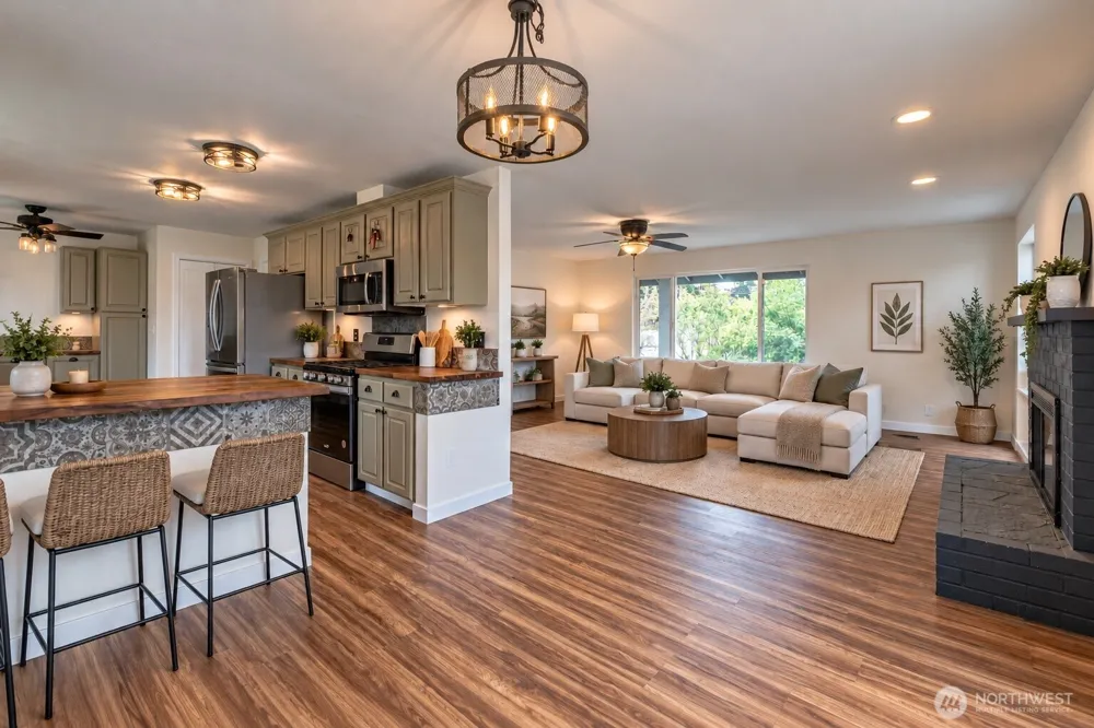 2704 180th Avenue E Lake Tapps, WA 98391