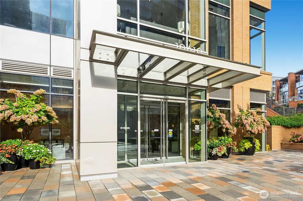 10610 NE 9th Place #1206 Bellevue, WA 98004