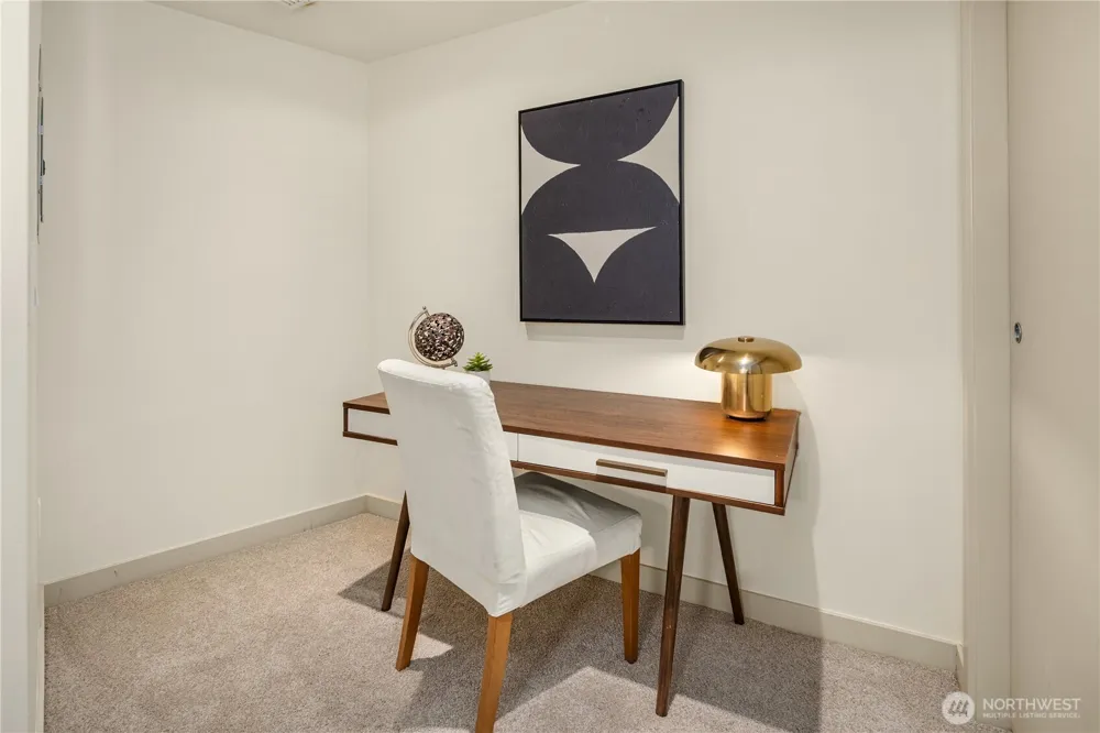 10610 NE 9th Place #1206 Bellevue, WA 98004
