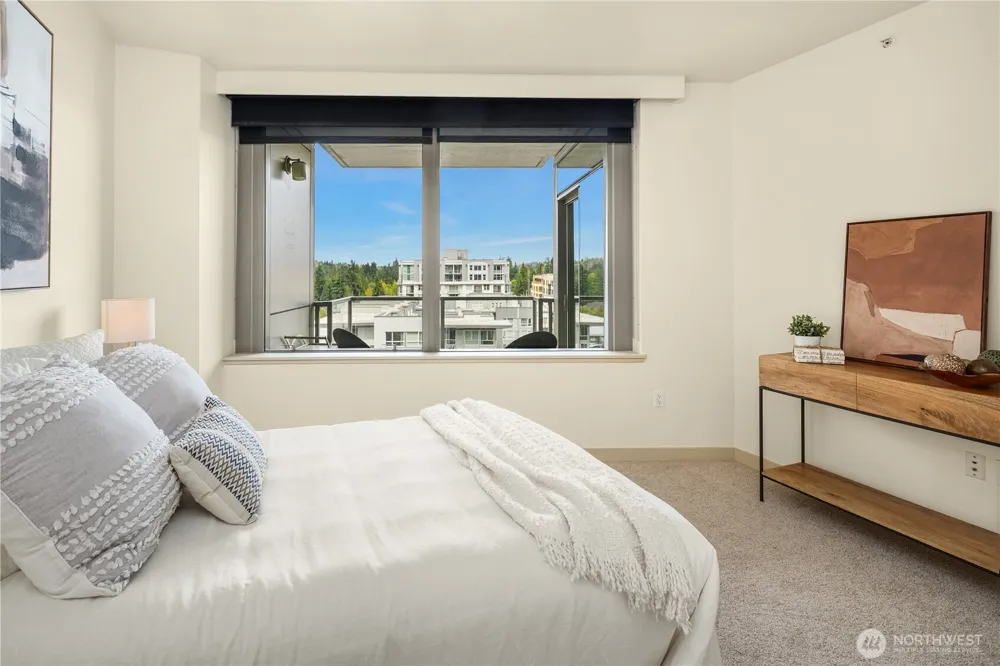10610 NE 9th Place #1206 Bellevue, WA 98004
