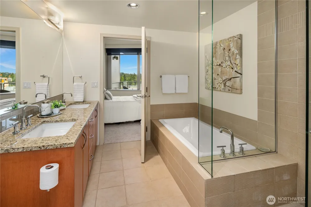 10610 NE 9th Place #1206 Bellevue, WA 98004