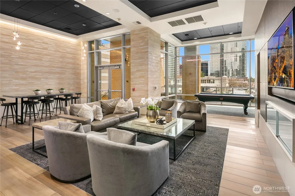 10610 NE 9th Place #1206 Bellevue, WA 98004