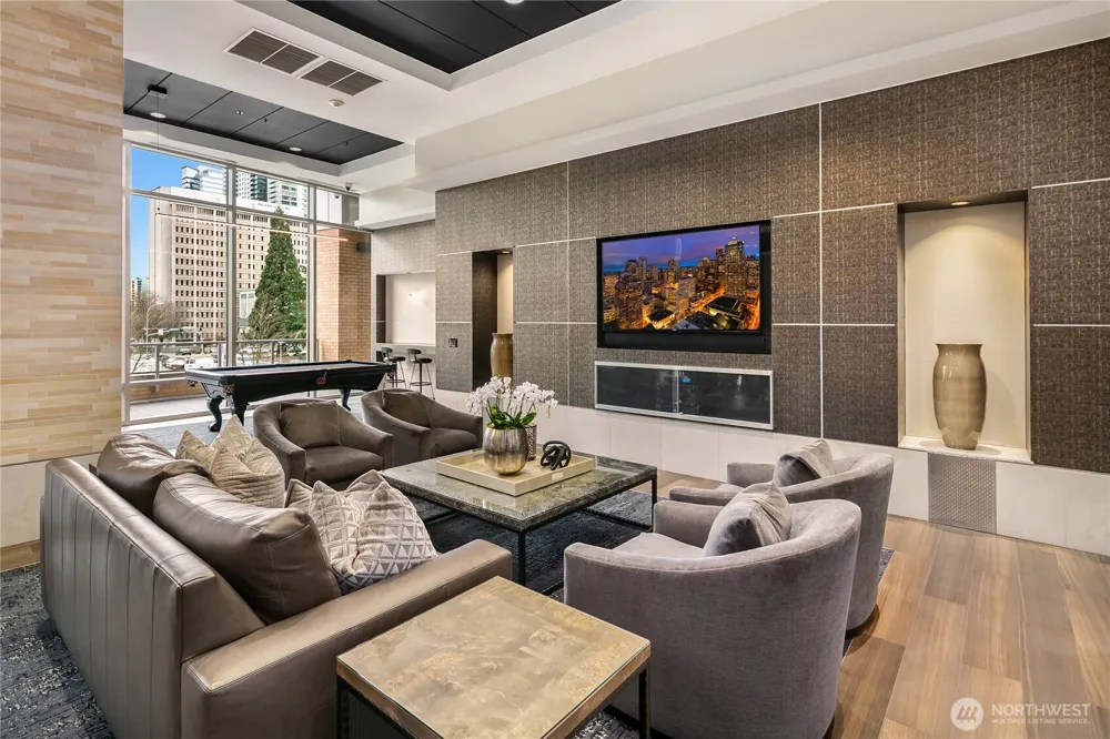 10610 NE 9th Place #1206 Bellevue, WA 98004