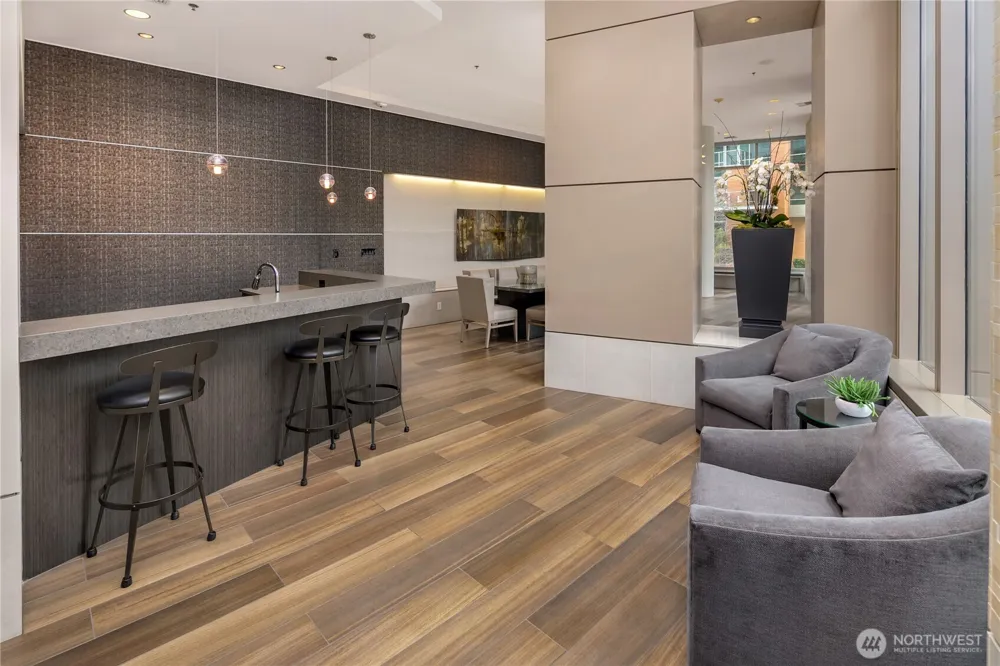 10610 NE 9th Place #1206 Bellevue, WA 98004