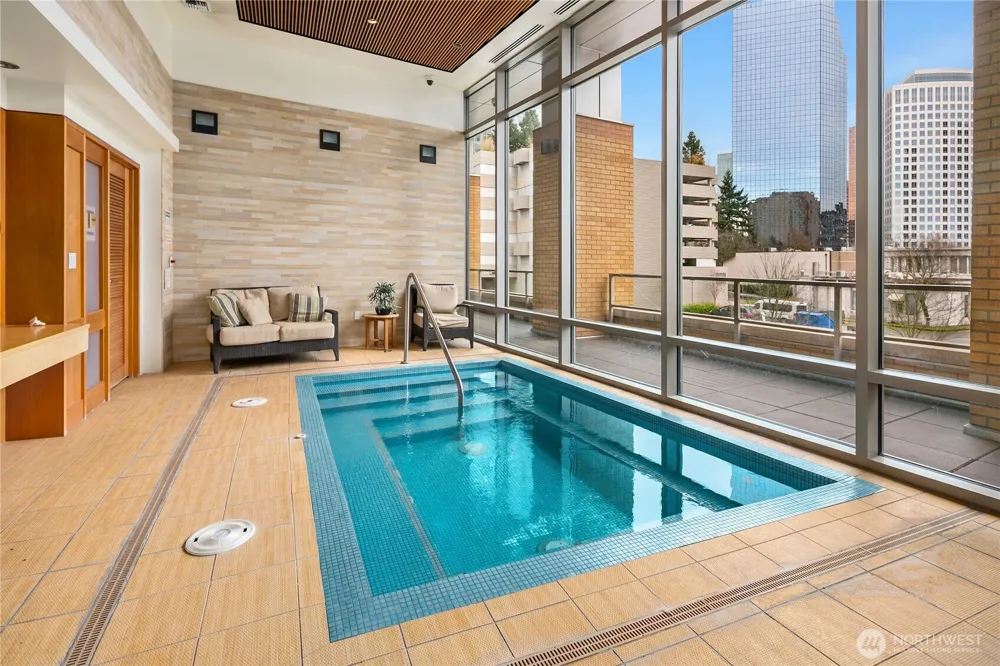 10610 NE 9th Place #1206 Bellevue, WA 98004
