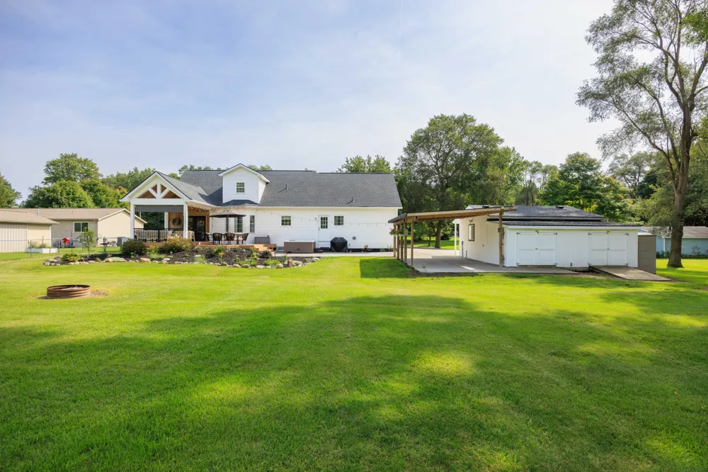 1469 Roods Lake Road Mayfield Township, MI 48446