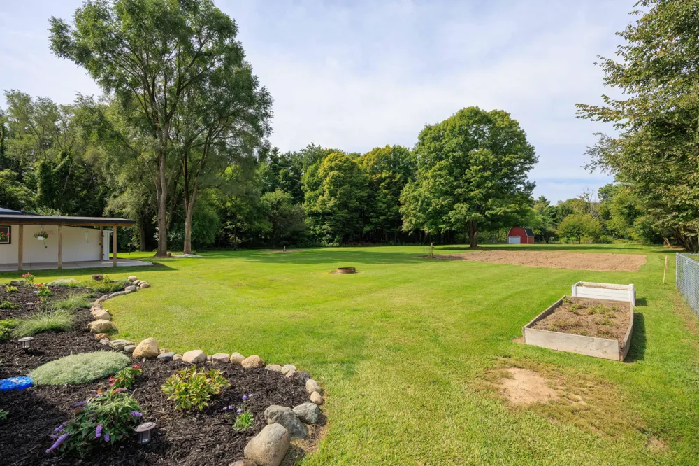 1469 Roods Lake Road Mayfield Township, MI 48446