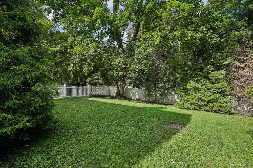 1 Brentwood Drive Pleasantville, NY 10570