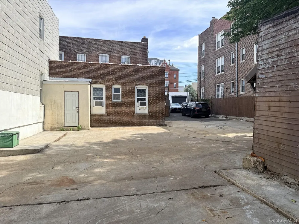 35-02 Bradley Avenue Long Island City, NY 11101