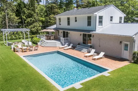 48 Beechwood Drive