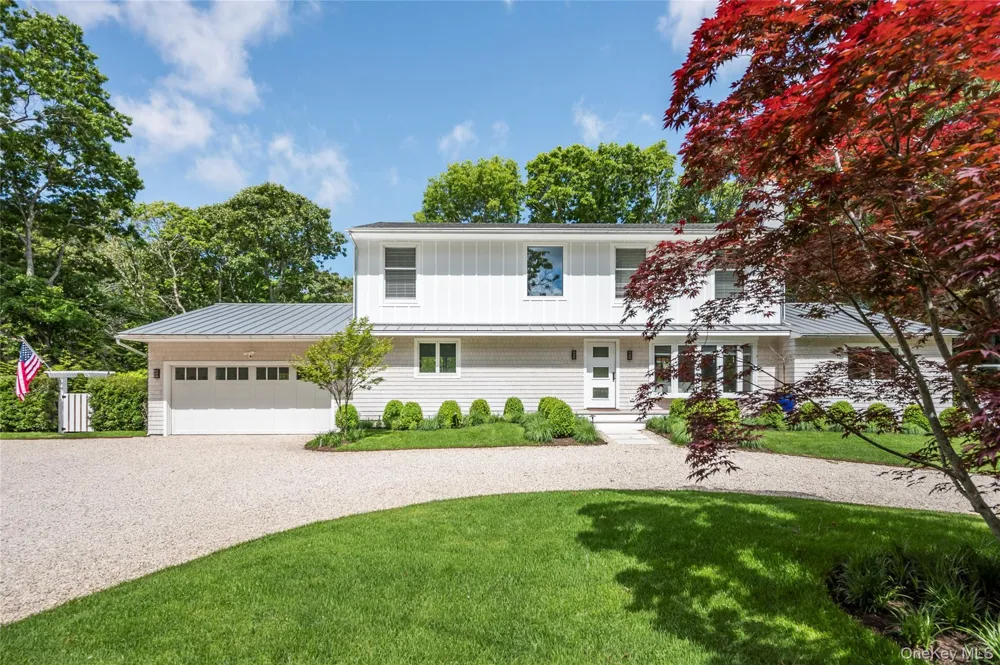 48 Beechwood Drive Southampton, NY 11968