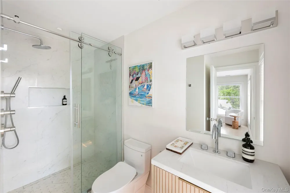 48 Beechwood Drive Southampton, NY 11968