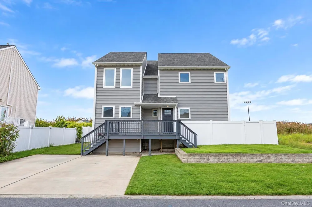 891 S Bay Street Lindenhurst, NY 11757
