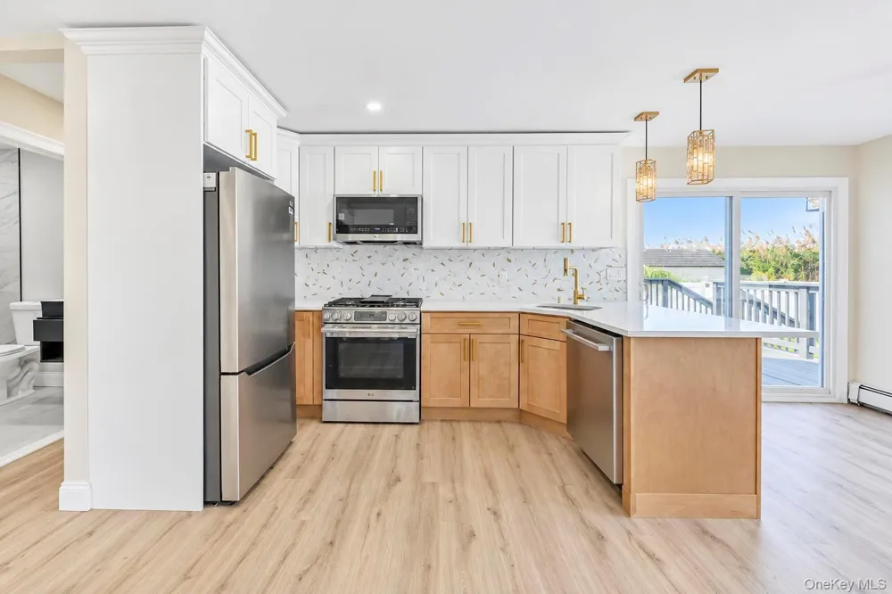 891 S Bay Street Lindenhurst, NY 11757