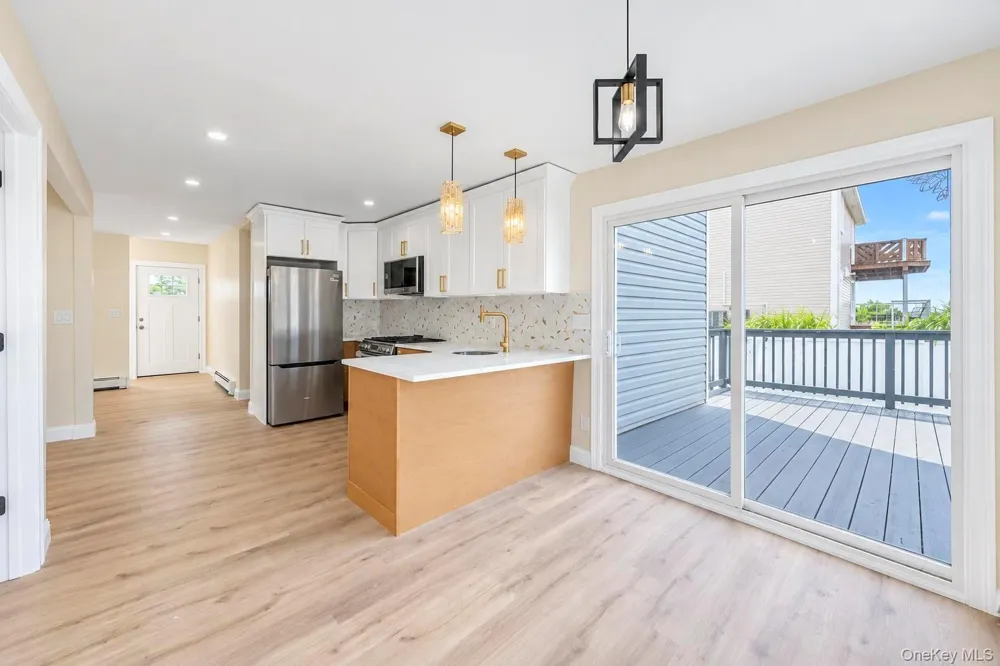 891 S Bay Street Lindenhurst, NY 11757
