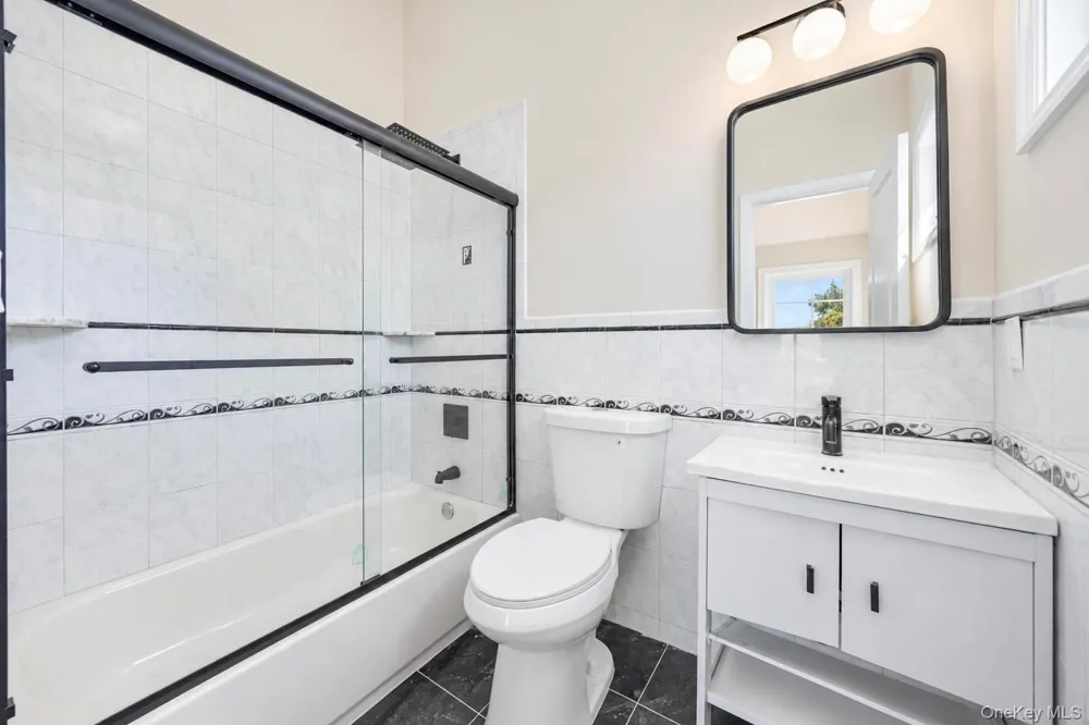 891 S Bay Street Lindenhurst, NY 11757