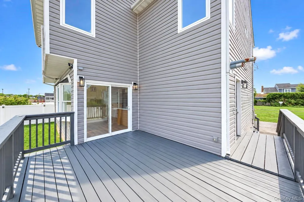 891 S Bay Street Lindenhurst, NY 11757