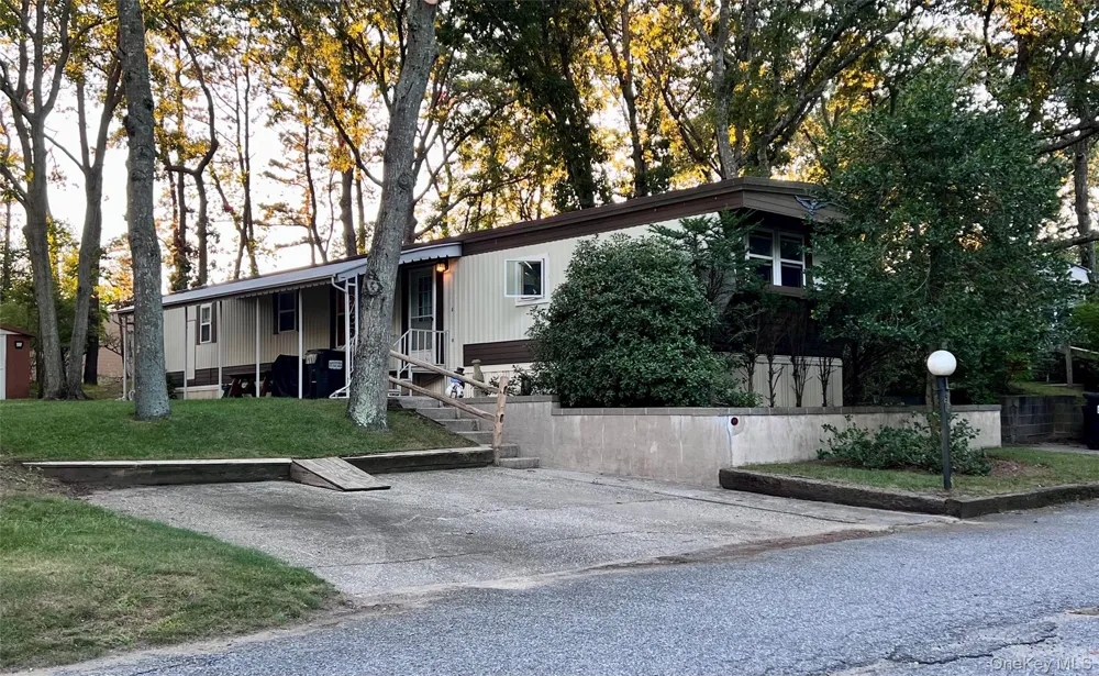 433 Mill Road #91 Calverton, NY 11933