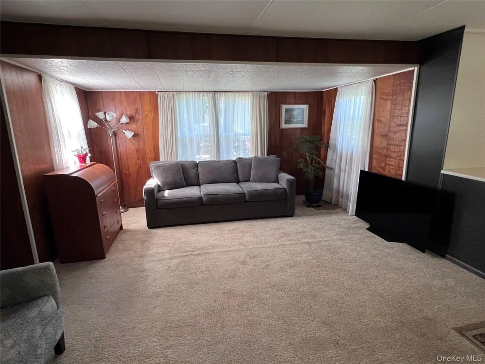 433 Mill Road #91 Calverton, NY 11933