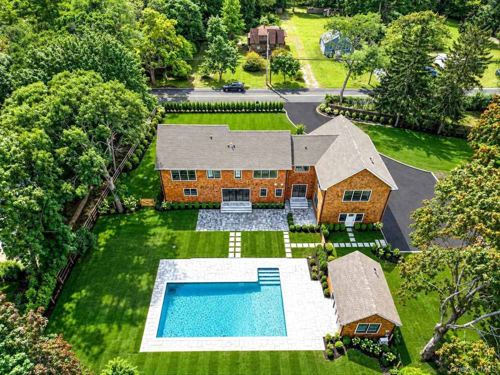 3 Vail Avenue East Quogue, NY 11942