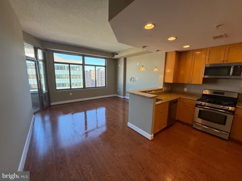 3600 S GLEBE ROAD #1013W